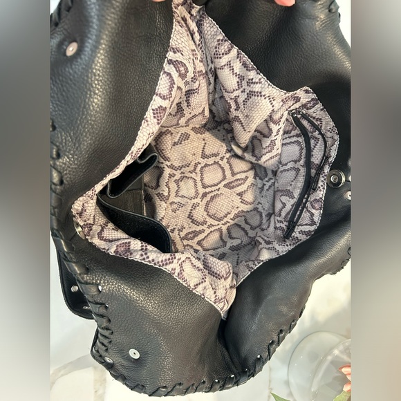 Rosanna Nichole black leather Super soft HOBO purse with snake pattern lining - Picture 6 of 16